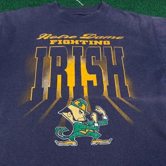 Vintage 1980s Notre Dame Fighting Irish T-Shirt - Picture 6 of 7